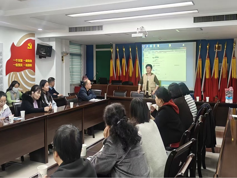 咸陽(yáng)路橋工程公司召開(kāi)財(cái)務(wù)部工作交流會(huì)